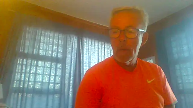 Snapshot of tuggy59 chatting on 23, 9, 2025 tuggy59 online show from 23, 9, 2025