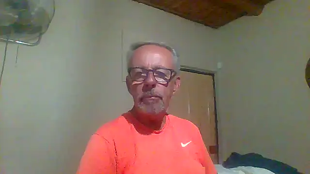 Snapshot of tuggy59 chatting on 13, 10, 2025 tuggy59 online show from 13, 10, 2025