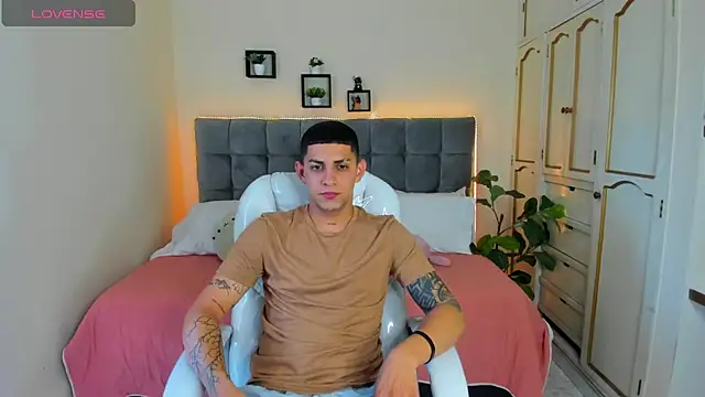 Alex cute77 online show from 16, 1, 2025