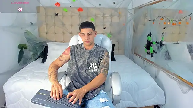 Alex cute77 online show from 7, 10, 2025