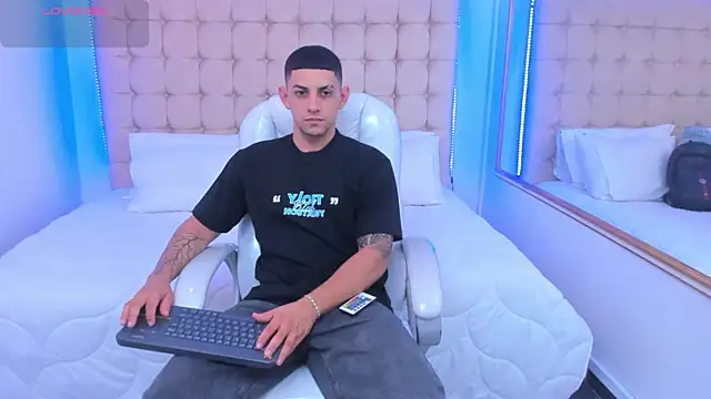 Alex cute77 online show from 3, 12, 2025