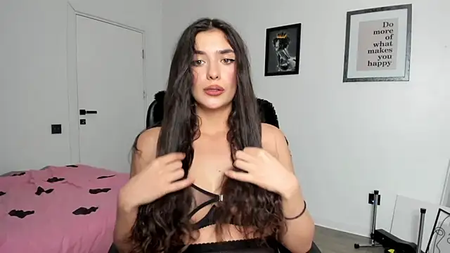 PortraitMarie online show from 7, 2, 2025