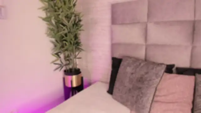 Snapshot of mia_crawford chatting on 21, 10, 2025 mia crawford online show from 21, 10, 2025