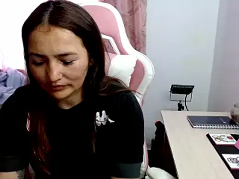 EVA GRAYS online show from 3, 2, 2025