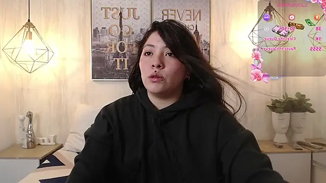 Isa reel online show from 4, 2, 2025