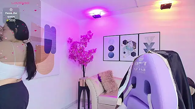 Isa reel online show from 5, 12, 2025