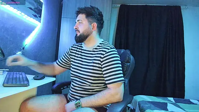 Snapshot of Eduu2322 chatting on 2, 2, 2025 Eduu2322 online show from 2, 2, 2025