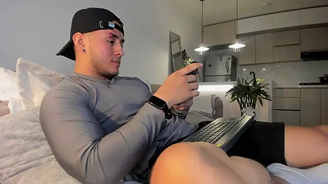 Chriskyle  online show from 19, 2, 2025