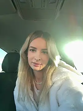 EvieEvans online show from 2, 2, 2025