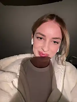 EvieEvans online show from 2, 3, 2025