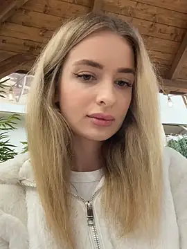 EvieEvans online show from 5, 3, 2025