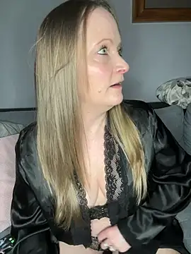 HoneyBluex online show from 13, 2, 2025