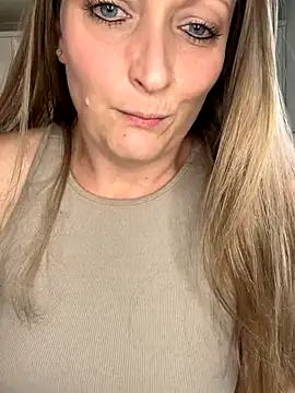 HoneyBluex online show from 25, 9, 2025