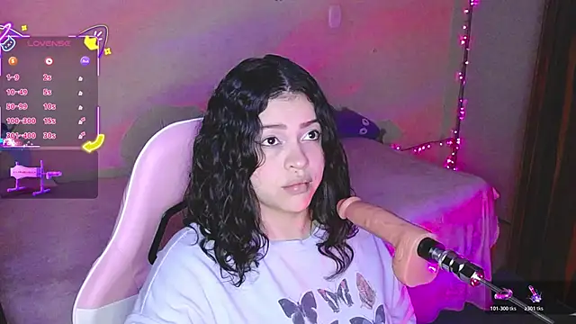 kim saenz20 online show from 11, 11, 2025