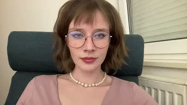 Snapshot of ms_christiana chatting on 5, 5, 2026 ms christiana online show from 5, 5, 2026