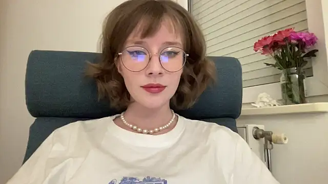 Snapshot of ms_christiana chatting on 7, 5, 2026 ms christiana online show from 7, 5, 2026