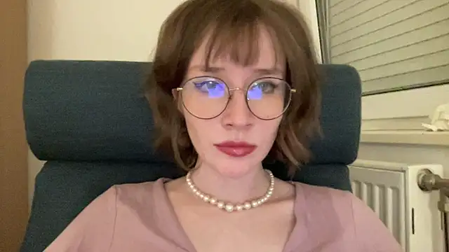 Snapshot of ms_christiana chatting on 8, 5, 2026 ms christiana online show from 8, 5, 2026