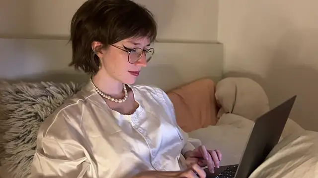 Snapshot of ms_christiana chatting on 1, 7, 2026 ms christiana online show from 1, 7, 2026