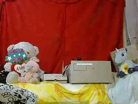 hottieperla online show from 13, 4, 2026