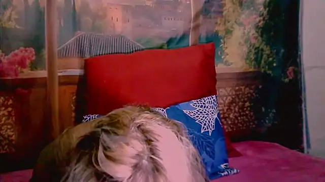 RoyalIndianCreamPuff online show from 11, 10, 2025