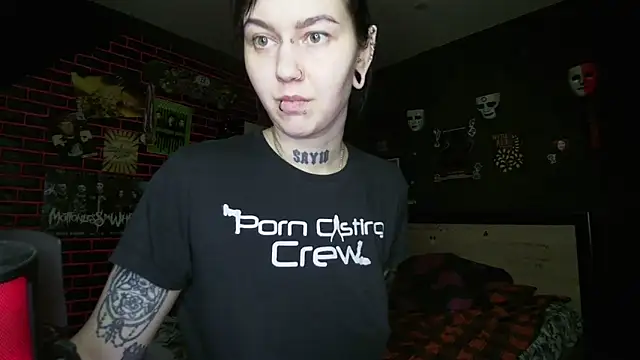 Snapshot of MoorderxDoll chatting on 17, 4, 2026 MoorderxDoll online show from 17, 4, 2026