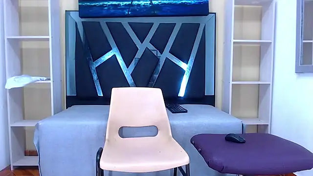 mailo bronw online show from 24, 12, 2024