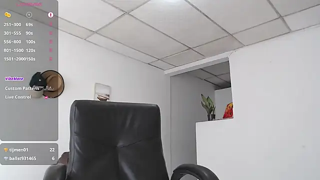 Aaronblack1  online show from 12, 9, 2025