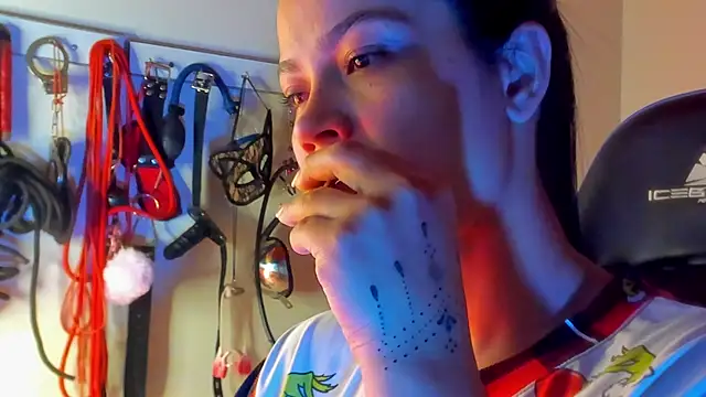 scarlet-kennedy98 online show from 15, 4, 2026