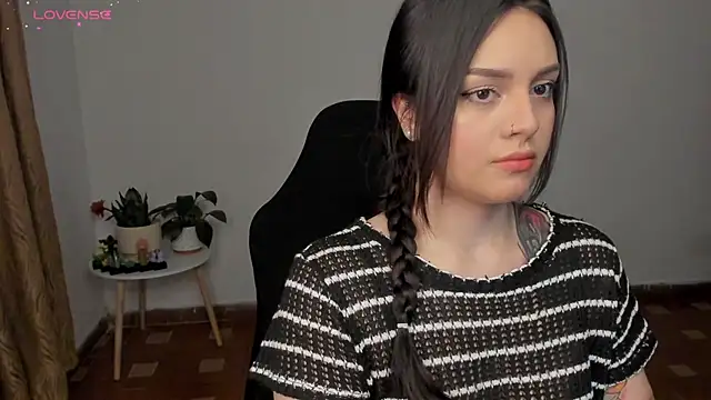 anaveleeez online show from 2, 2, 2025