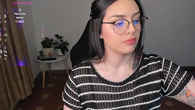 anaveleeez online show from 26, 2, 2025