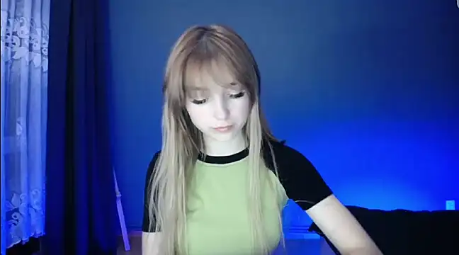 LuciaYoung online show from 26, 2, 2025