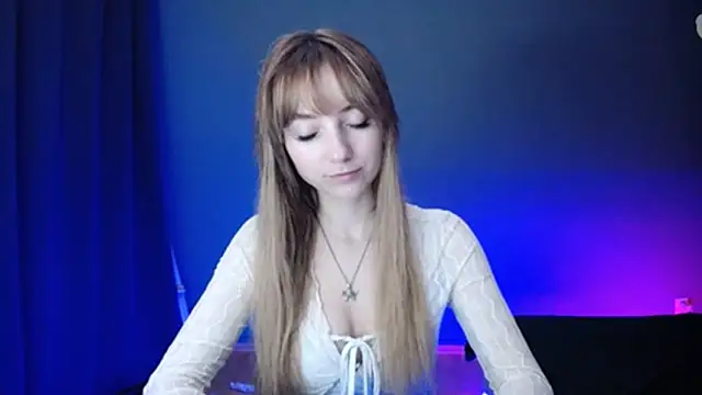 LuciaYoung online show from 28, 2, 2025