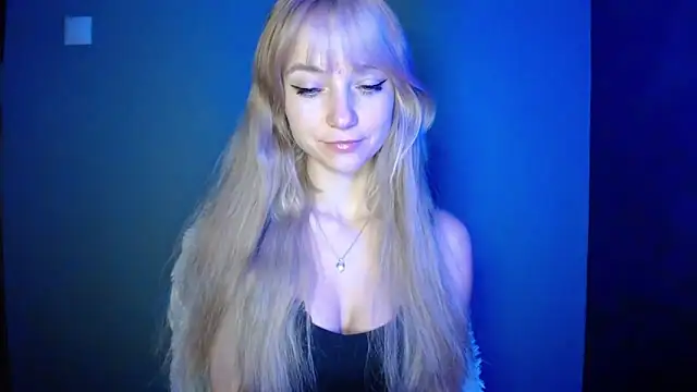 LuciaYoung online show from 4, 10, 2025