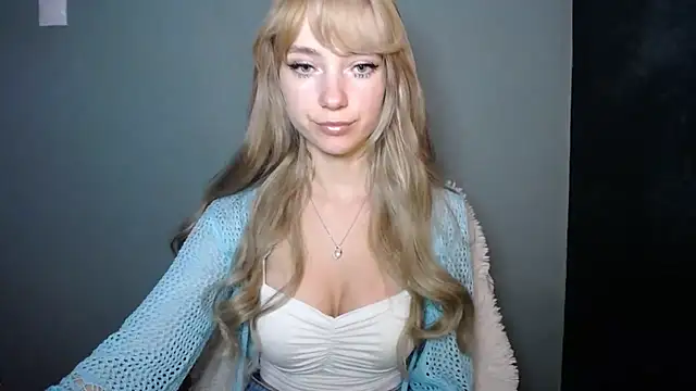 LuciaYoung online show from 31, 10, 2025