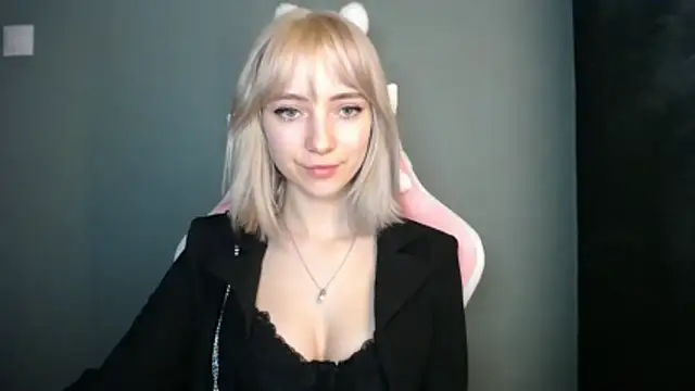 LuciaYoung online show from 21, 3, 2026