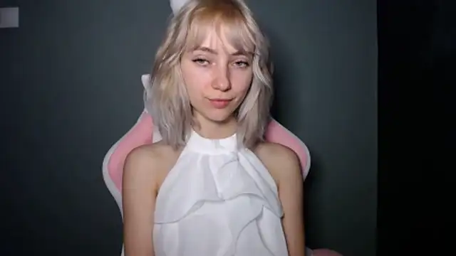 LuciaYoung online show from 22, 3, 2026