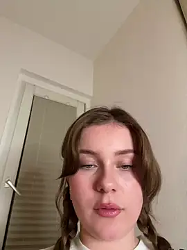 Snapshot of MaribelRiver chatting on 1, 1, 2025 MaribelRiver online show from 1, 1, 2025