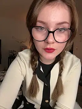 Snapshot of MaribelRiver chatting on 3, 1, 2025 MaribelRiver online show from 3, 1, 2025