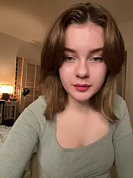 Snapshot of MaribelRiver chatting on 8, 1, 2025 MaribelRiver online show from 8, 1, 2025