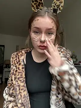 Snapshot of MaribelRiver chatting on 1, 3, 2025 MaribelRiver online show from 1, 3, 2025