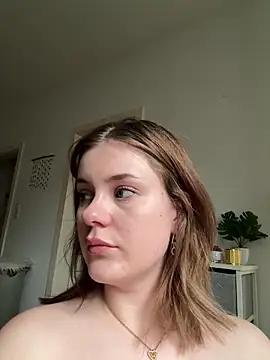 Snapshot of MaribelRiver chatting on 8, 3, 2025 MaribelRiver online show from 8, 3, 2025