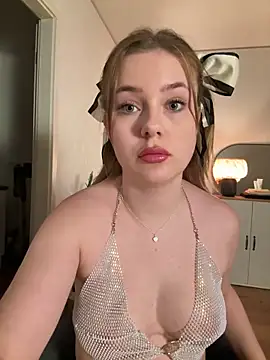 Snapshot of MaribelRiver chatting on 29, 9, 2025 MaribelRiver online show from 29, 9, 2025