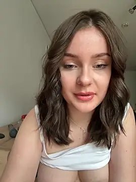 Snapshot of MaribelRiver chatting on 6, 10, 2025 MaribelRiver online show from 6, 10, 2025