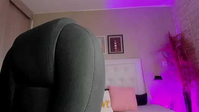 Snapshot of emma__smith1 chatting on 7, 3, 2026 emma smith1 online show from 7, 3, 2026