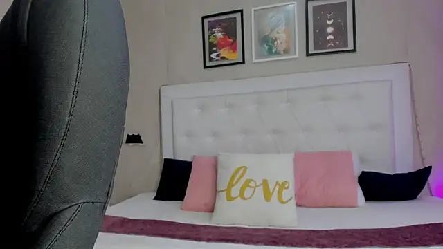 Snapshot of emma__smith1 chatting on 10, 3, 2026 emma smith1 online show from 10, 3, 2026