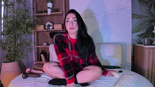 LIAH IZUMI online show from 5, 6, 2026