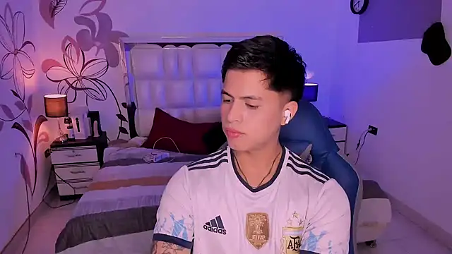 Niicky1  online show from 6, 12, 2024