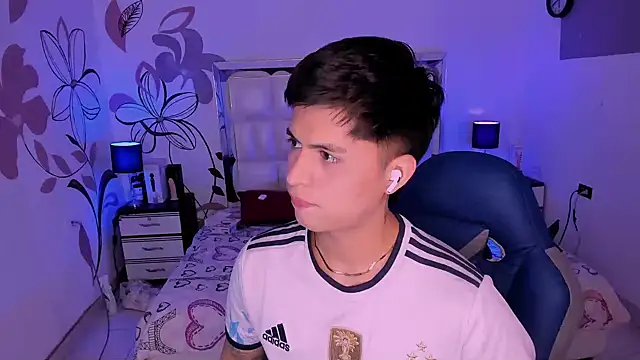 Niicky1  online show from 13, 12, 2024