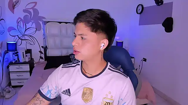 Niicky1  online show from 18, 12, 2024