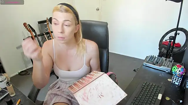 Ts-lucy-lux online show from 6, 10, 2025